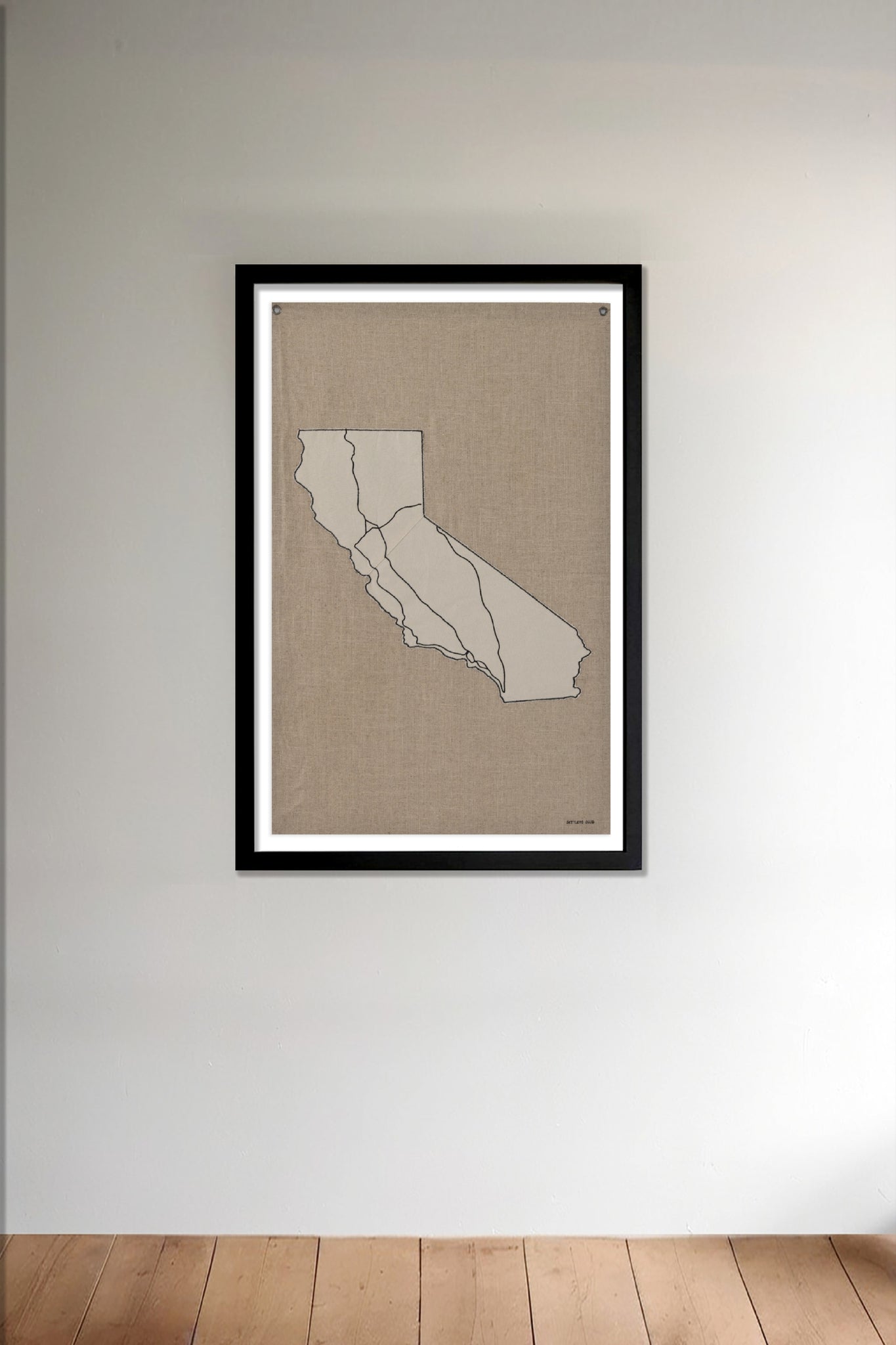 DEC-FLA-CA1-BLK| Framed white California flag wall decor