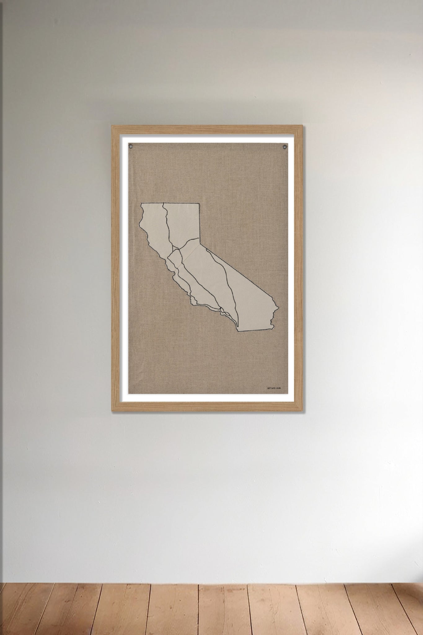 DEC-FLA-CA1-WD| Framed white California flag wall decor