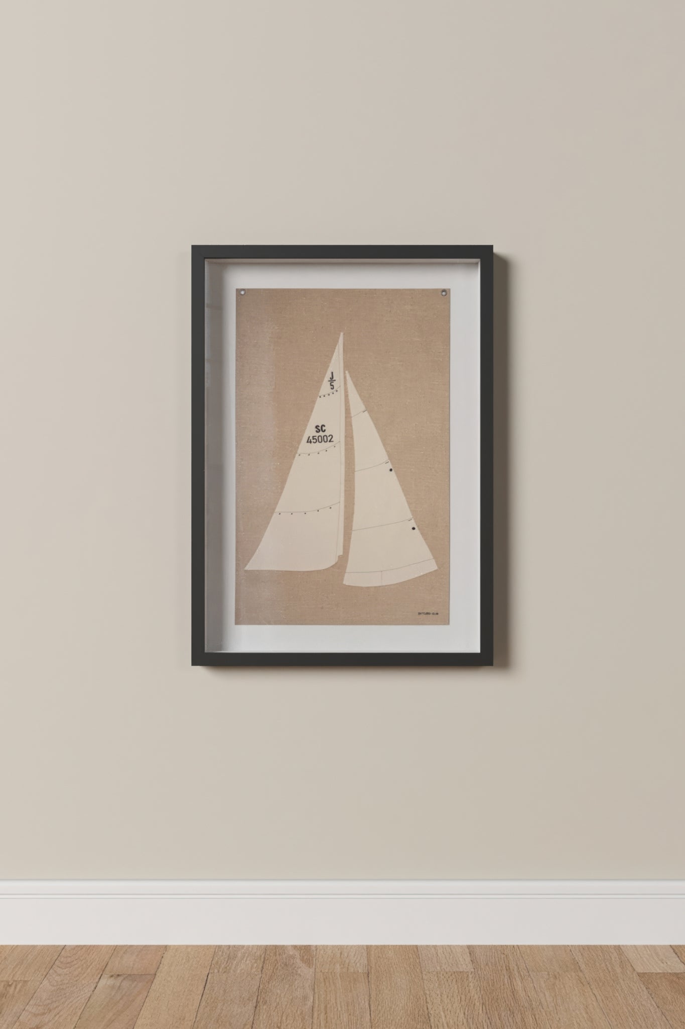 DEC-FLA-SAIL3-BLK| Framed white sailboat flag wall decor
